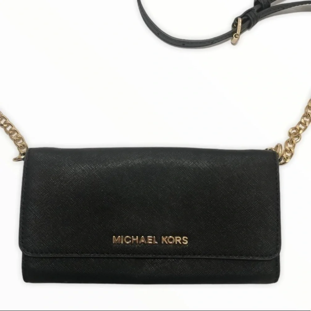 Michael kors convertible crossbody clutch bag